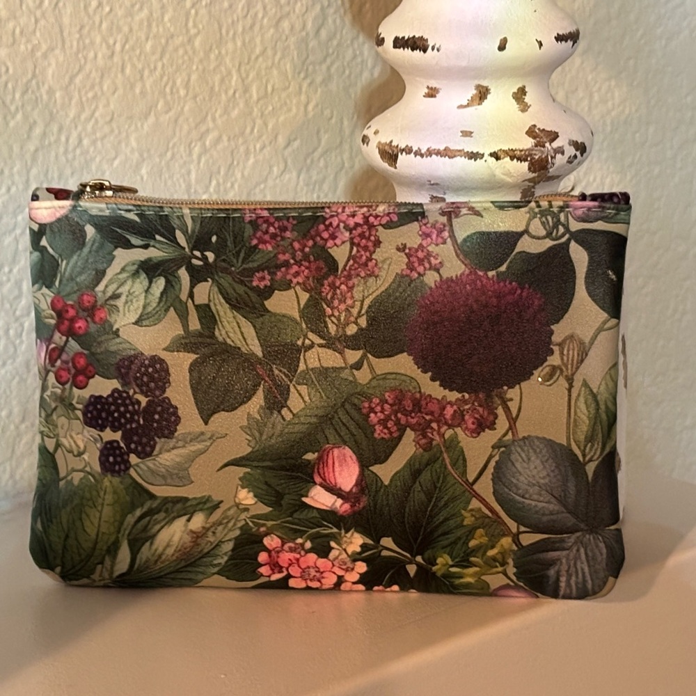 BUNDLE: 💜💜 PURPLE BUNDLE… Tatcha Lavender and Floral Cosmetic Bag Gift Set 💜💜 - Picture 3 of 13